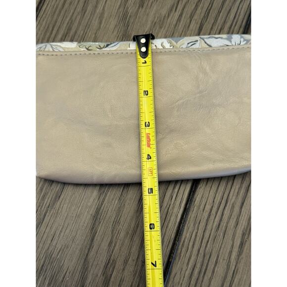 Wallet Coupon Holder Women Beige Floral Design Single Fold Two Pouch Snap Close - Picture 6 of 6